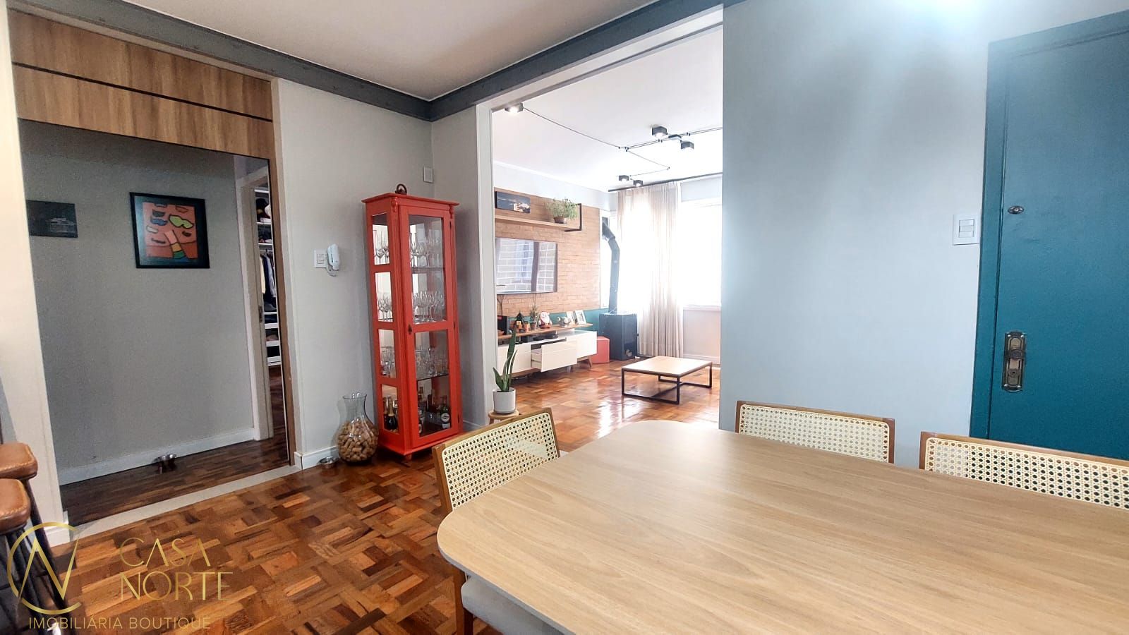 Apartamento à venda com 3 quartos, 101m², 1 suíte, 1 vaga, Avenida Venâncio Aires no bairro Azenha em Porto Alegre