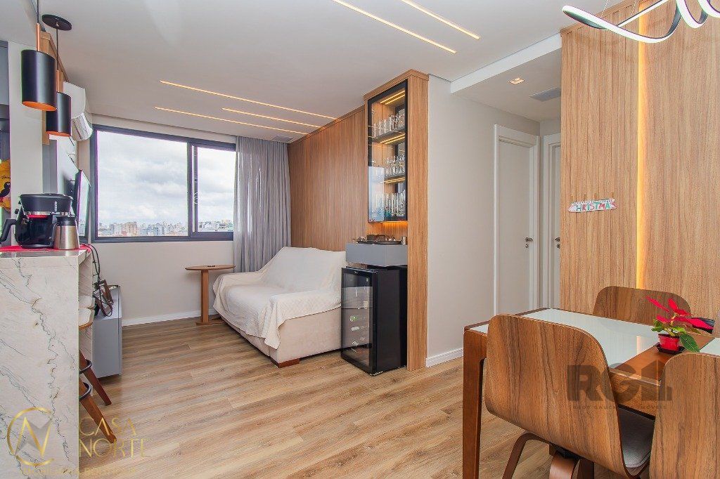 Apartamento à venda com 2 quartos, 57m², 1 suíte, 1 vaga, Rua Nunes Machado no bairro Azenha em Porto Alegre