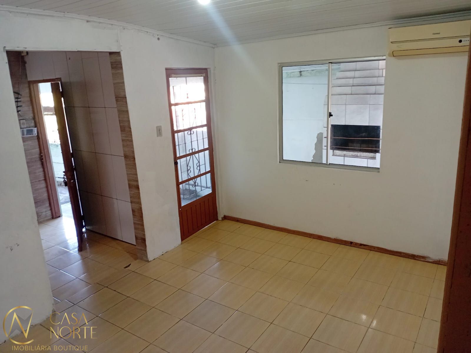 Casa à venda com 3 quartos, 310m², 4 vagas, Rua Humberto de Campos no bairro Partenon em Porto Alegre