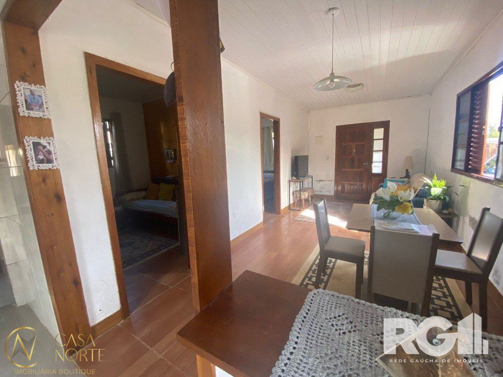 Casa à venda com 2 quartos, 300m², 1 vaga, Estrada do Varejao no bairro Lami em Porto Alegre
