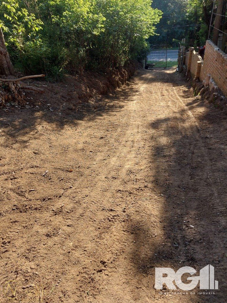 Terreno à venda  com 800m², Avenida Juca Batista no bairro Belém Novo em Porto Alegre
