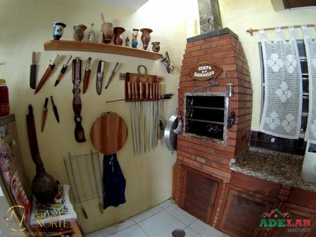 Casa à venda com 3 quartos, 88m², 2 vagas, Rua Jatai no bairro Cristal em Porto Alegre