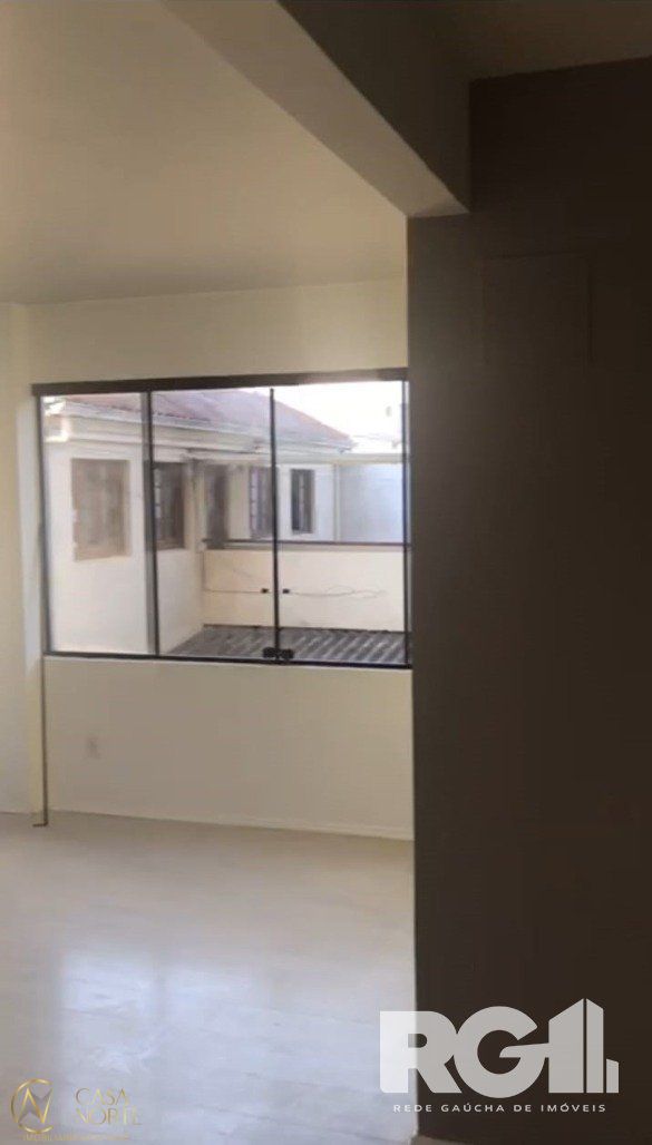 Apartamento à venda com 3 quartos, 93m², 1 suíte, 1 vaga, Rua Azevedo Sodré no bairro Passo da Areia em Porto Alegre
