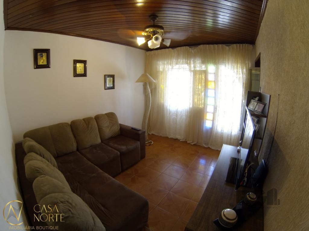 Casa à venda com 3 quartos, 75m², 1 suíte, 1 vaga, Rua Jessu Oliveira Silva no bairro Restinga em Porto Alegre