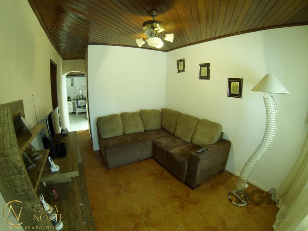Casa à venda com 3 quartos, 75m², 1 suíte, 1 vaga, Rua Jessu Oliveira Silva no bairro Restinga em Porto Alegre