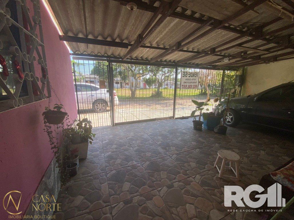 Casa à venda com 3 quartos, 150m², 1 vaga, Beco G no bairro Restinga em Porto Alegre