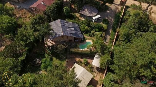 Casa à venda com 4 quartos, 254m², 3 vagas, Rua Pedro de Oliveira Franca no bairro Hípica em Porto Alegre