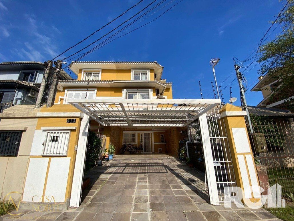 Casa à venda com 4 quartos, 183m², 1 suíte, 2 vagas, Rua Pasteur no bairro Ipanema em Porto Alegre