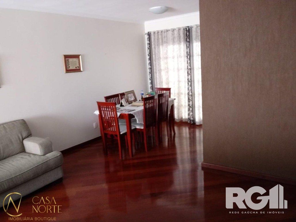 Casa à venda com 3 quartos, 240m², 1 suíte, Rua Professora Thereza Noronha no bairro Espírito Santo em Porto Alegre