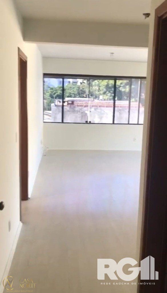 Apartamento à venda com 3 quartos, 93m², 1 suíte, 1 vaga, Rua Azevedo Sodré no bairro Passo da Areia em Porto Alegre