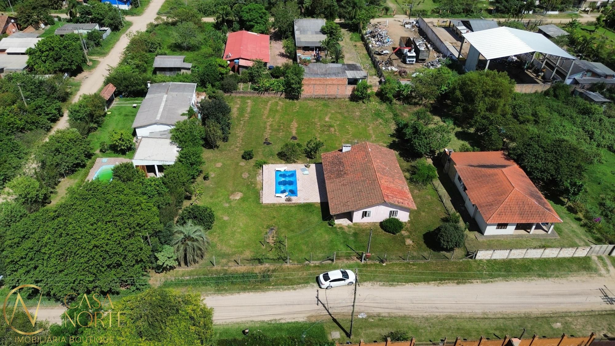 Sítio à venda com 3 quartos com 1m², 1 suíte, 2 vagas, Estrada Jacques da Rosa no bairro Lageado em Porto Alegre