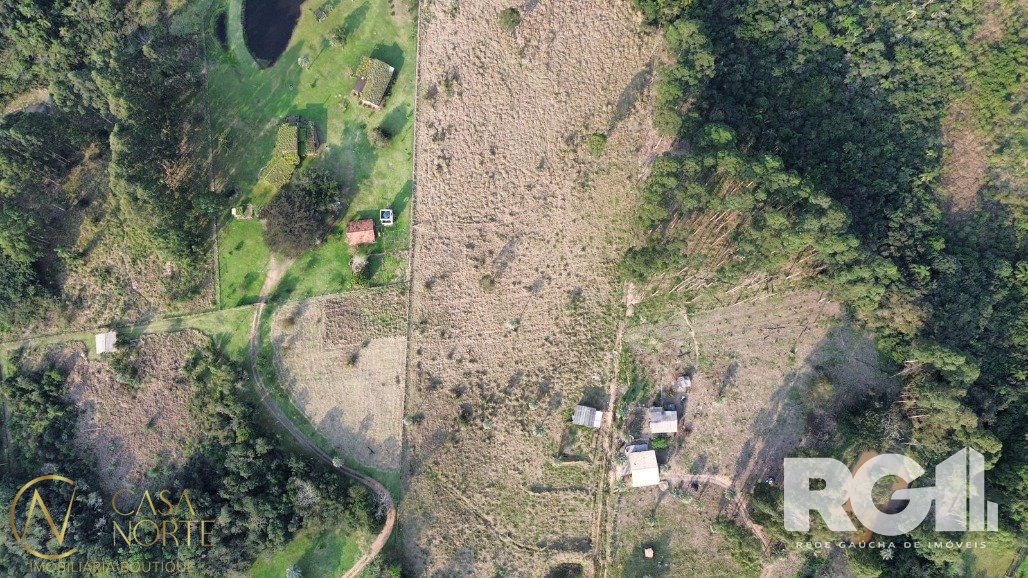 Sítio à venda com 2 quartos, 100m², Estrada do Varejão no bairro Lami em Porto Alegre
