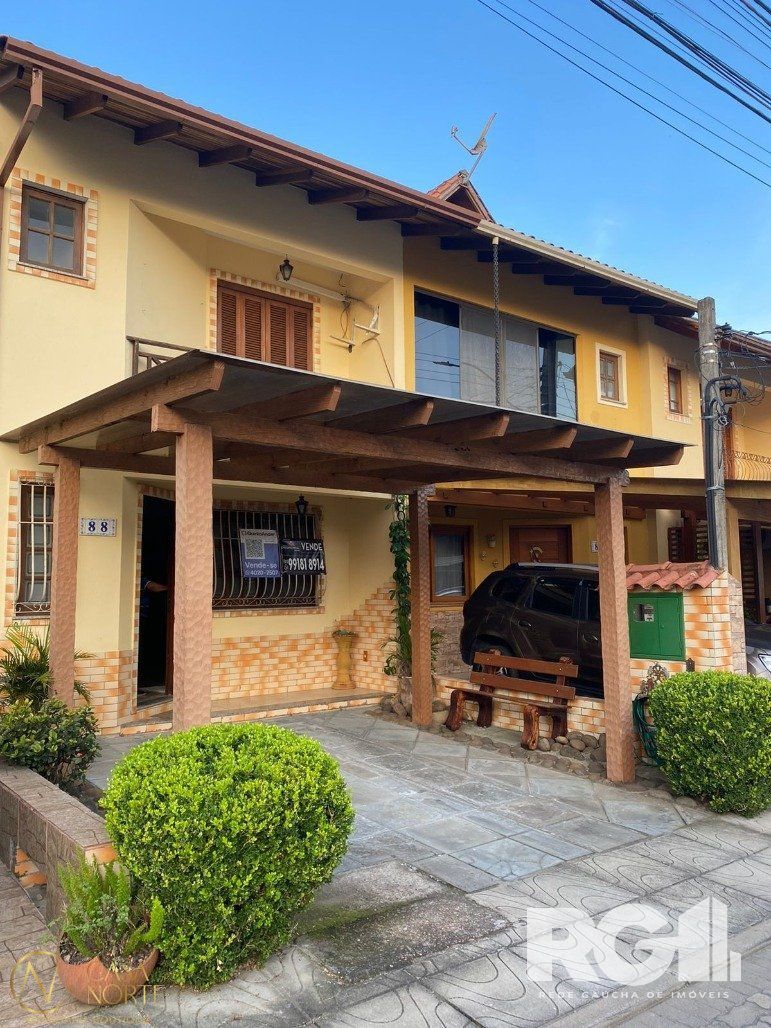 Casa à venda com 3 quartos, 84m², 1 suíte, Avenida Edgar Pires de Castro no bairro Hípica em Porto Alegre