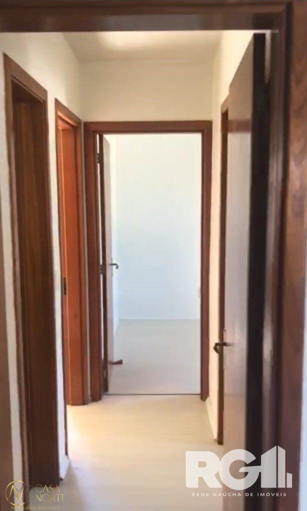 Apartamento à venda com 3 quartos, 93m², 1 suíte, 1 vaga, Rua Azevedo Sodré no bairro Passo da Areia em Porto Alegre