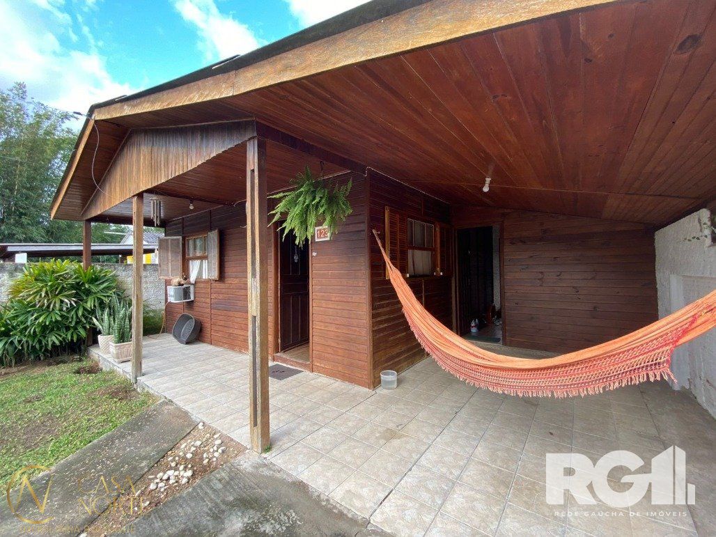 Casa à venda com 2 quartos, 351m², 1 vaga, Rua Vitoldo Francisco Krolikowski no bairro Ponta Grossa em Porto Alegre