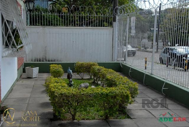 Casa à venda com 3 quartos, 88m², 2 vagas, Rua Jatai no bairro Cristal em Porto Alegre