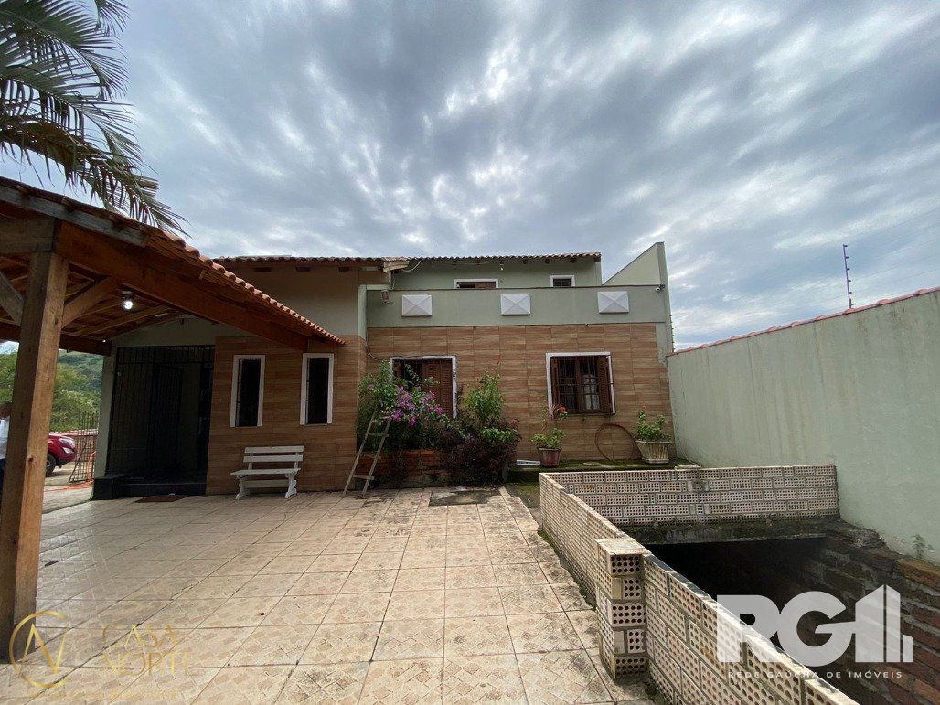 Casa à venda com 3 quartos, 884m², 1 suíte, 16 vagas, Estrada Gedeon Leite no bairro Hípica em Porto Alegre