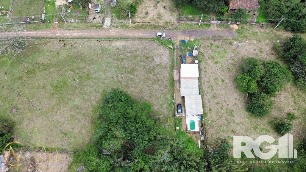 Terreno à venda  com 430m², Estrada Jacques da Rosa no bairro Lageado em Porto Alegre