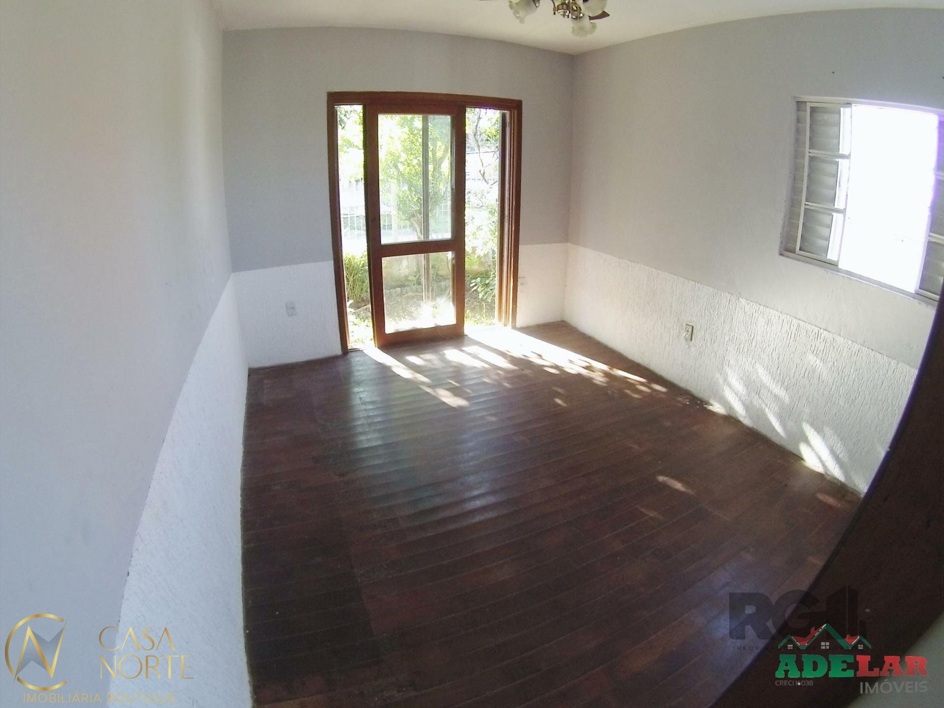 Casa à venda com 3 quartos, 240m², 2 vagas, Rua Reinaldo Muller no bairro Ponta Grossa em Porto Alegre