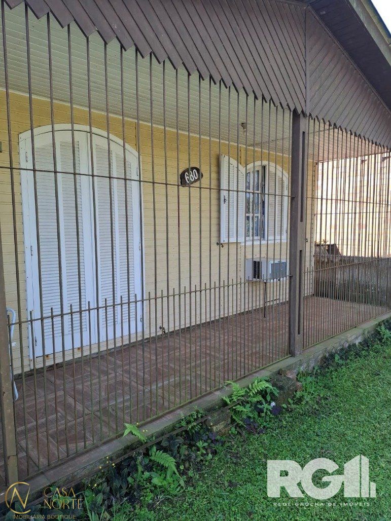 Casa à venda com 2 quartos, 72m², Estrada do Varejão no bairro Lami em Porto Alegre