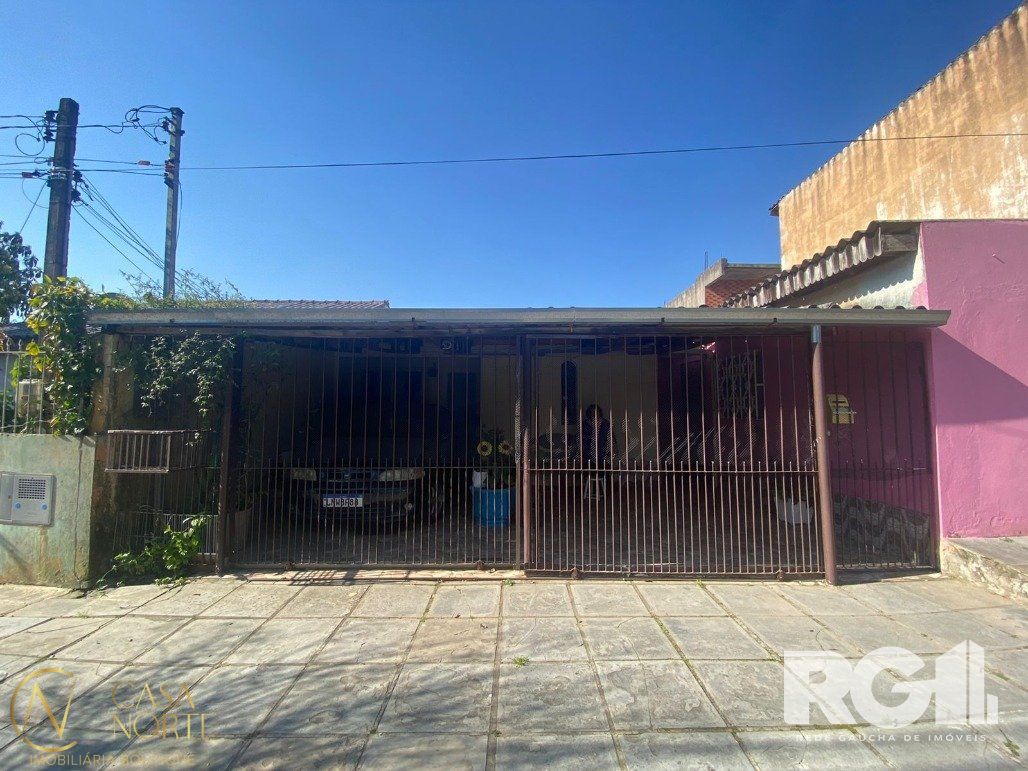 Casa à venda com 3 quartos, 150m², 1 vaga, Beco G no bairro Restinga em Porto Alegre