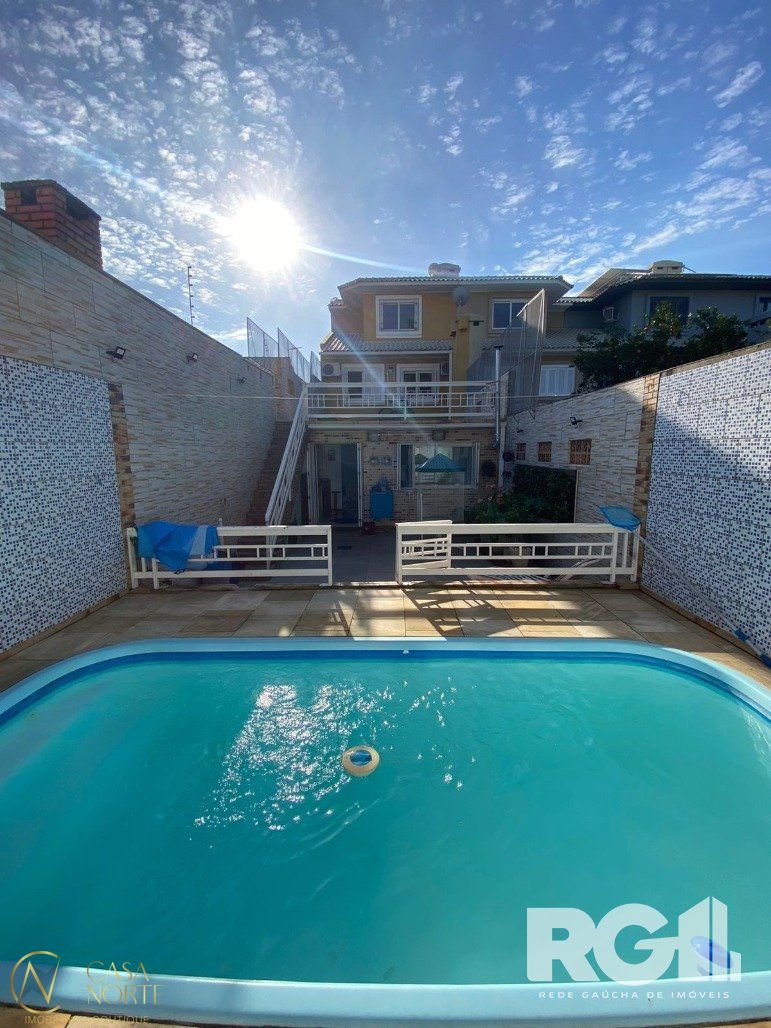 Casa à venda com 4 quartos, 183m², 1 suíte, 2 vagas, Rua Pasteur no bairro Ipanema em Porto Alegre