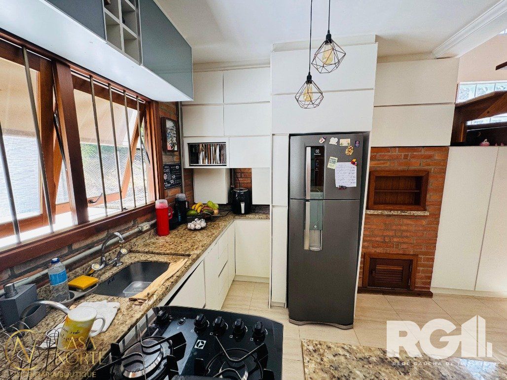 Casa à venda com 2 quartos, 120m², 1 suíte, 3 vagas, Rua Antônio da Silva Só no bairro Belém Novo em Porto Alegre