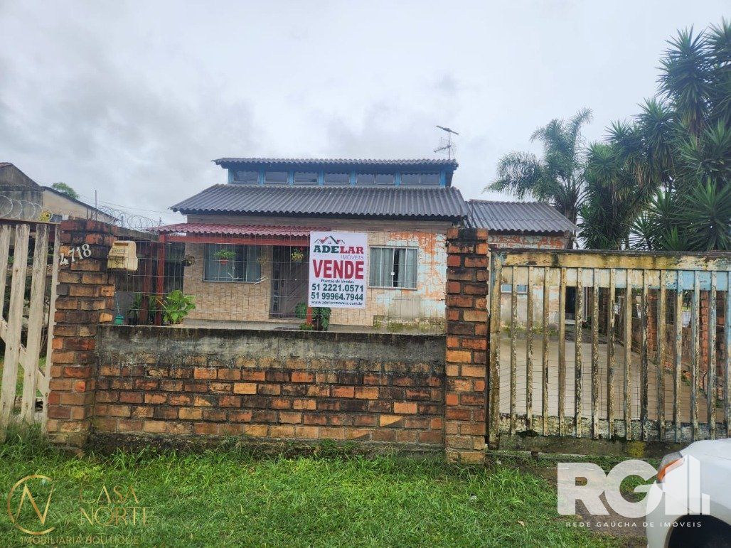 Casa à venda com 2 quartos, 220m², Avenida Edgar Pires de Castro no bairro Lageado em Porto Alegre