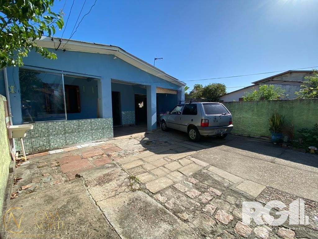 Casa à venda com 2 quartos, 186m², 2 vagas, Rua Canela Doce no bairro Restinga em Porto Alegre