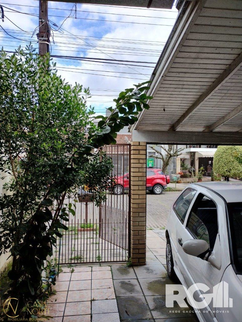 Casa à venda com 2 quartos, 70m², 2 vagas, Rua Baldoino Bottini no bairro Hípica em Porto Alegre