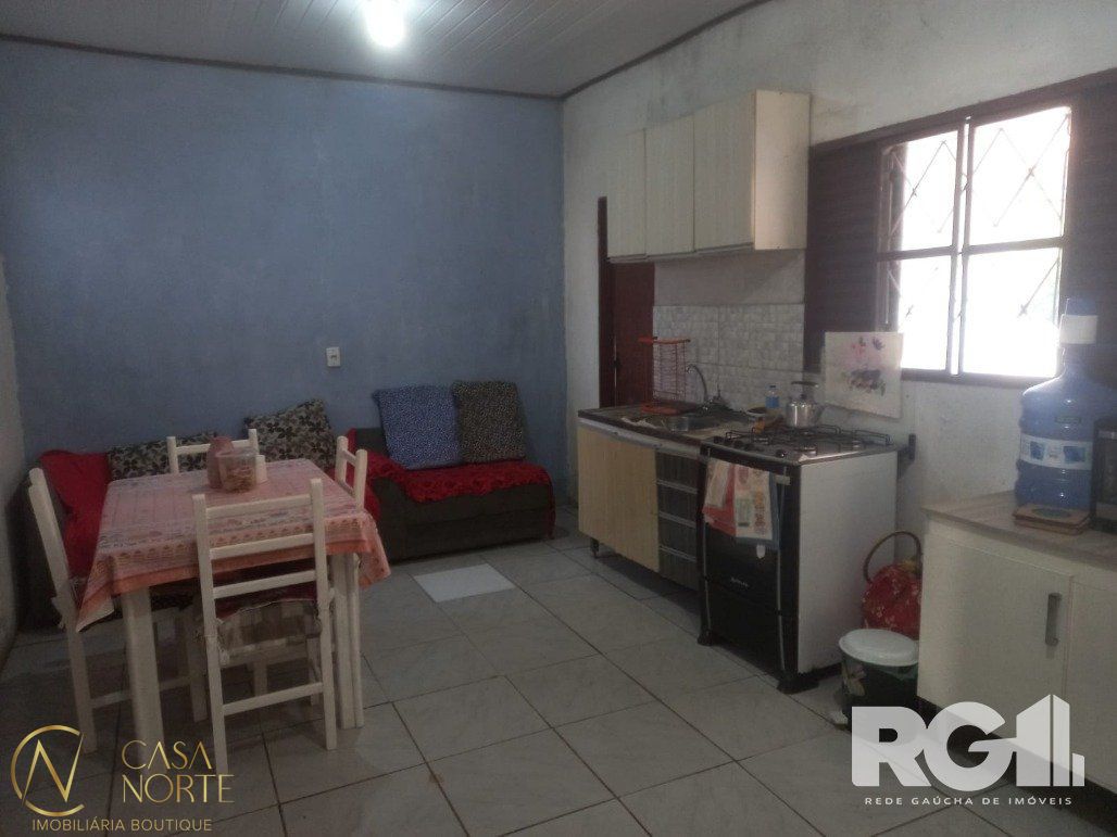 Casa à venda com 3 quartos, 108m², 2 vagas, Rua Primavera do Varejão no bairro Lami em Porto Alegre