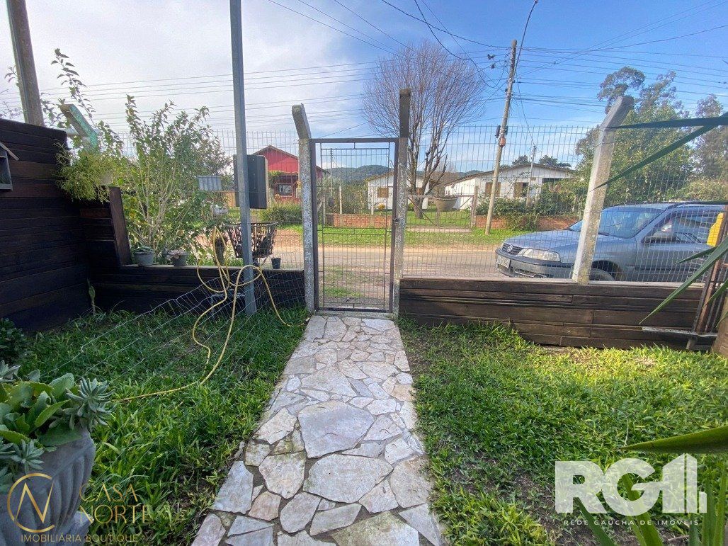 Casa à venda com 2 quartos, 1000m², Rua Oito Mil e Treze no bairro Lageado em Porto Alegre
