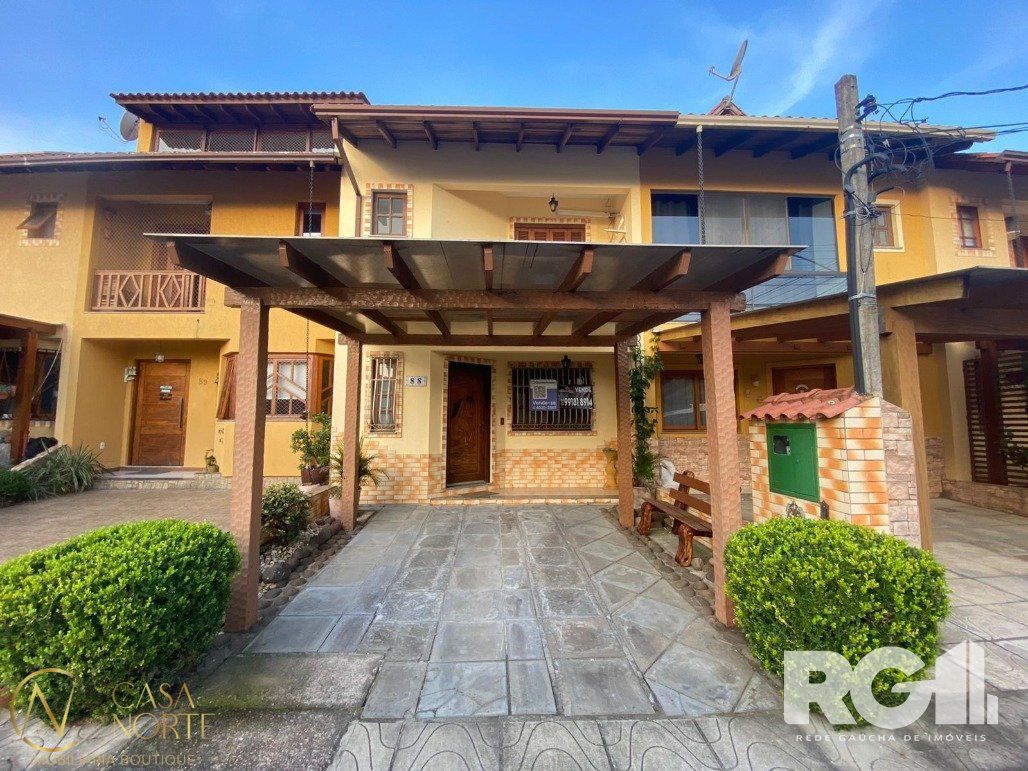 Casa à venda com 3 quartos, 84m², 1 suíte, Avenida Edgar Pires de Castro no bairro Hípica em Porto Alegre