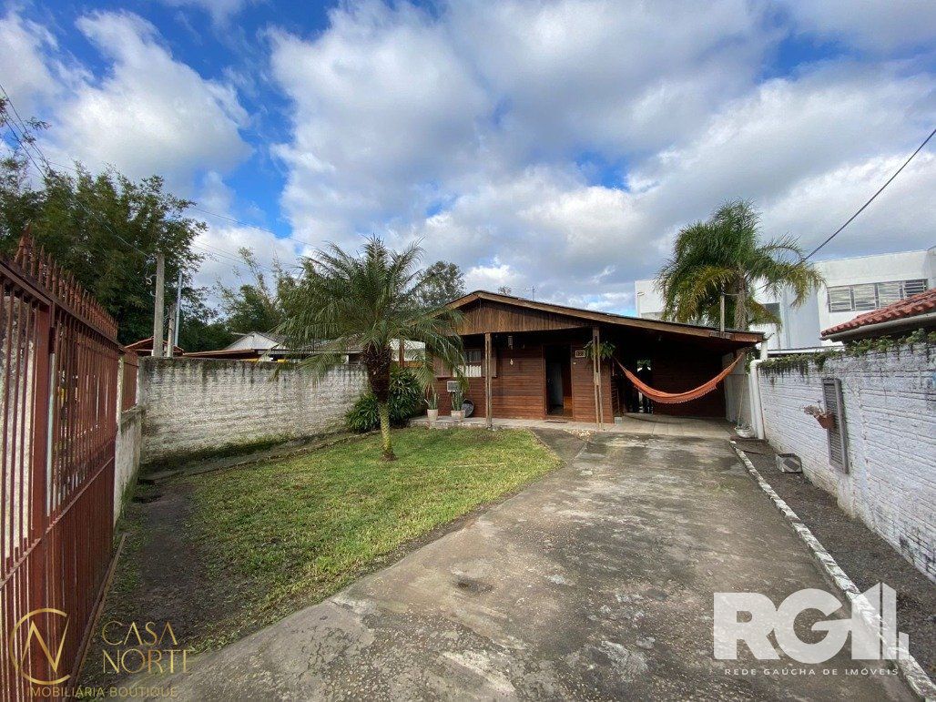 Casa à venda com 2 quartos, 351m², 1 vaga, Rua Vitoldo Francisco Krolikowski no bairro Ponta Grossa em Porto Alegre