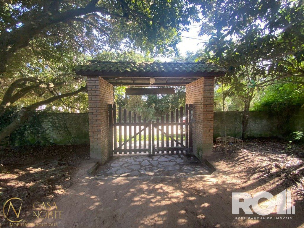 Casa à venda com 2 quartos, 800m², Estrada Jacques da Rosa no bairro Lageado em Porto Alegre
