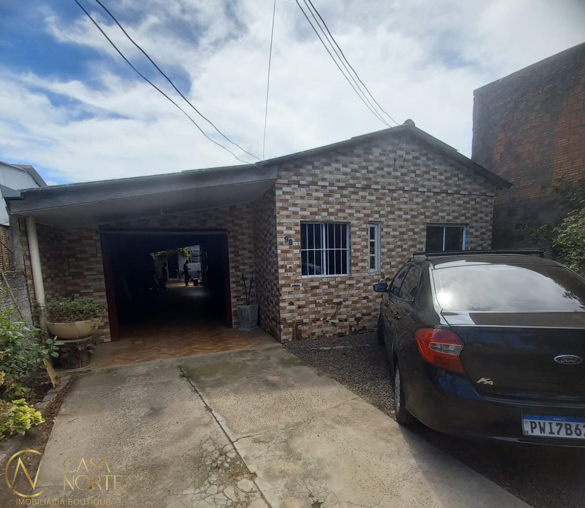 Casa à venda com 2 quartos, 95m², 3 vagas, Rua Manoel Vieira da Rosa no bairro Lami em Porto Alegre