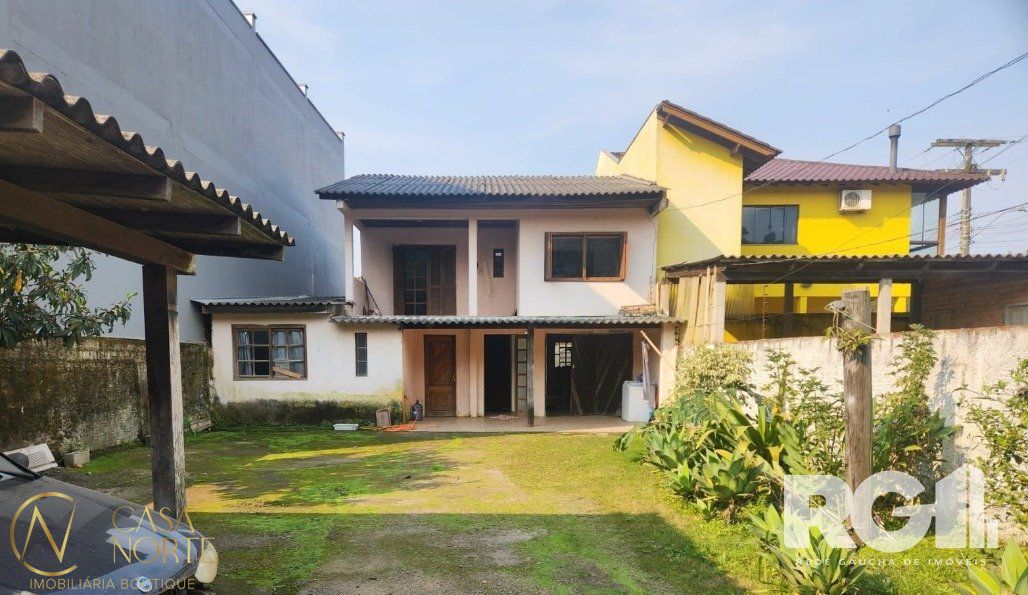 Casa à venda com 2 quartos, 80m², 3 vagas, Beco Um no bairro Lageado em Porto Alegre