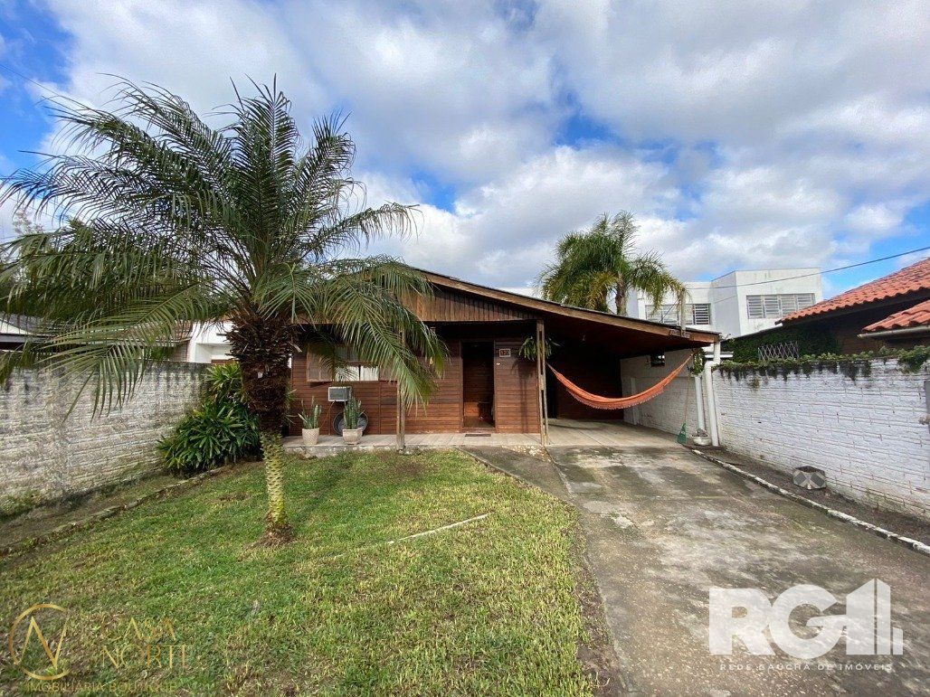 Casa à venda com 2 quartos, 351m², 1 vaga, Rua Vitoldo Francisco Krolikowski no bairro Ponta Grossa em Porto Alegre