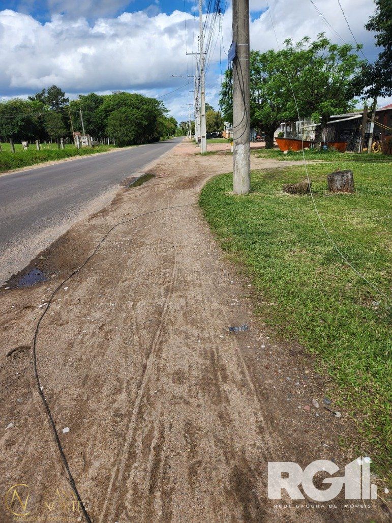 Terreno à venda  com 880m², Avenida do Lami no bairro Boa Vista do Sul em Porto Alegre
