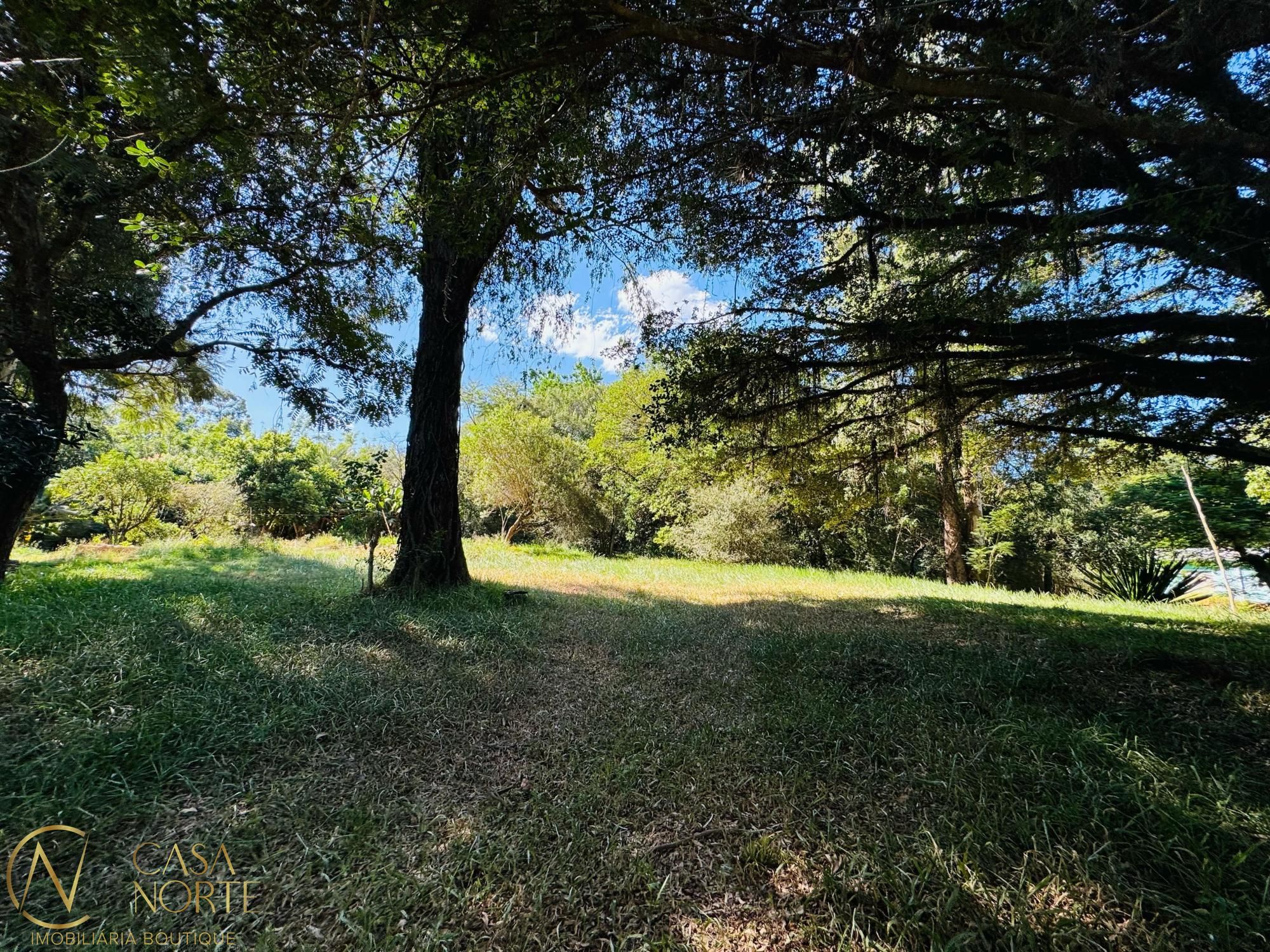 Área Rural à venda  com 225m², Avenida Edgar Pires de Castro no bairro Lageado em Porto Alegre