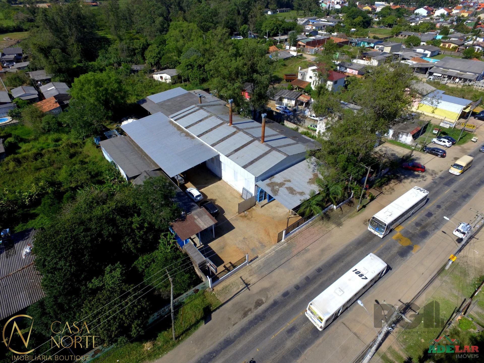 Casa Comercial à venda , 655m², Avenida Edgar Pires de Castro no bairro Hípica em Porto Alegre