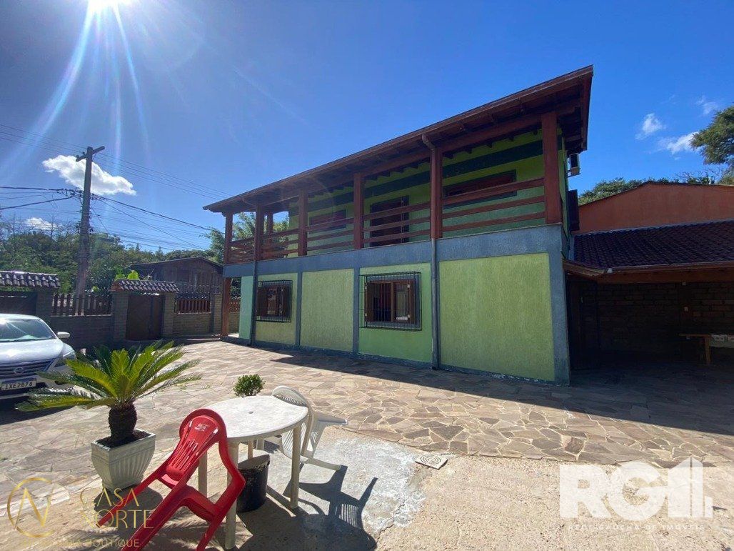 Casa à venda com 4 quartos, 269m², 1 suíte, 3 vagas, Rua Ventura Pinto no bairro Belém Velho em Porto Alegre