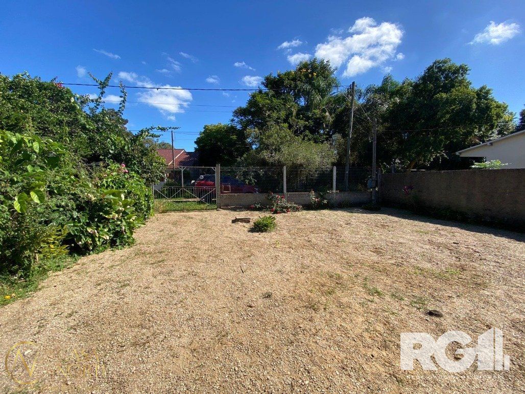 Casa à venda com 2 quartos, 300m², Rua João Claudio Ribeiro da Roza no bairro Lami em Porto Alegre