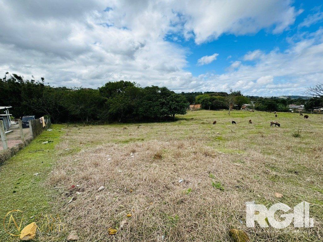Terreno à venda  com 430m², Estrada Jacques da Rosa no bairro Lageado em Porto Alegre