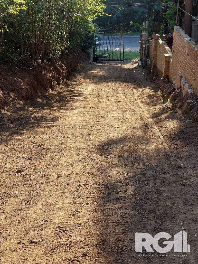 Terreno à venda  com 800m², Avenida Juca Batista no bairro Belém Novo em Porto Alegre