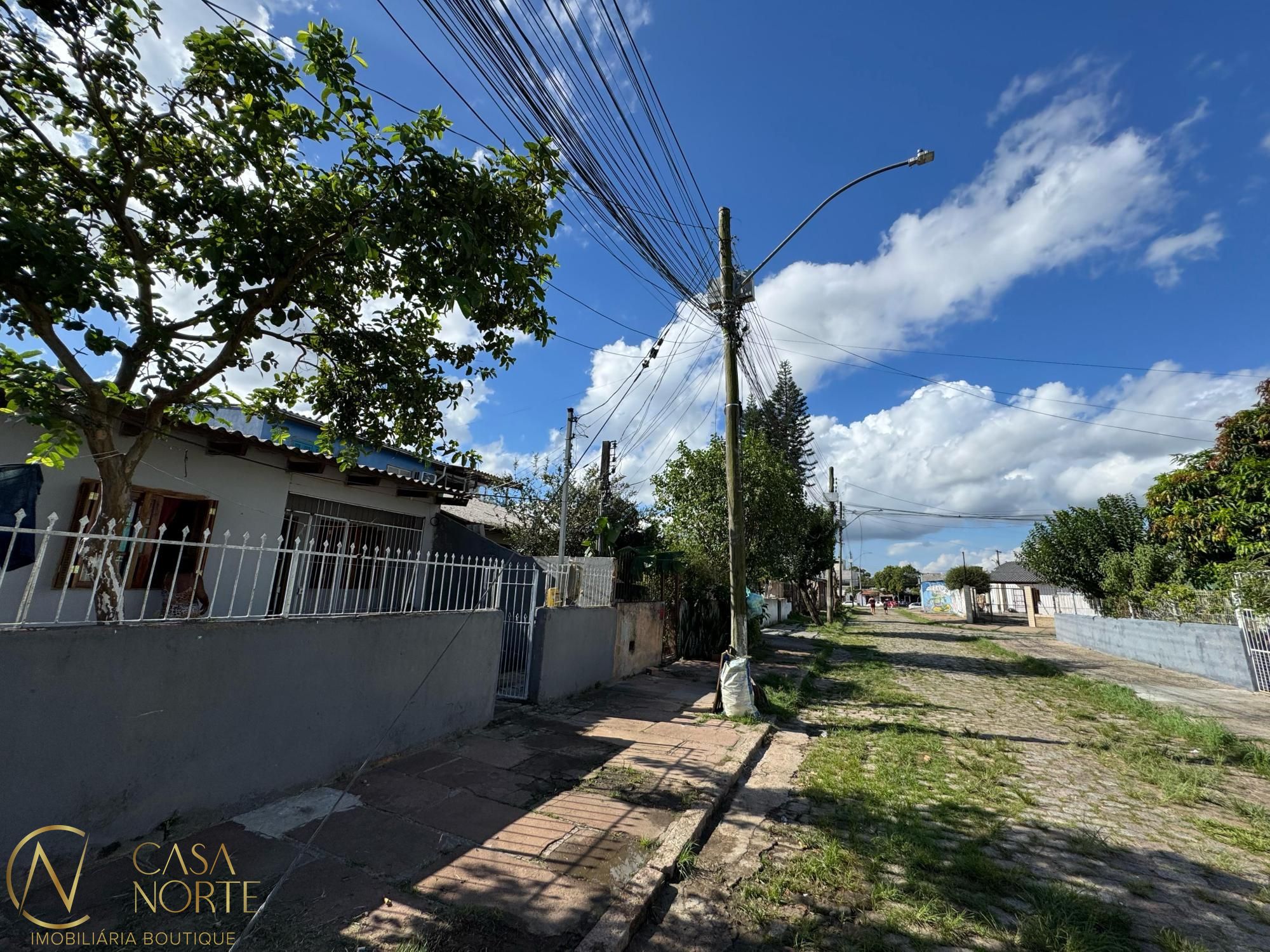 Casa à venda com 2 quartos com 150m², 1 vaga, Acesso I no bairro Restinga em Porto Alegre
