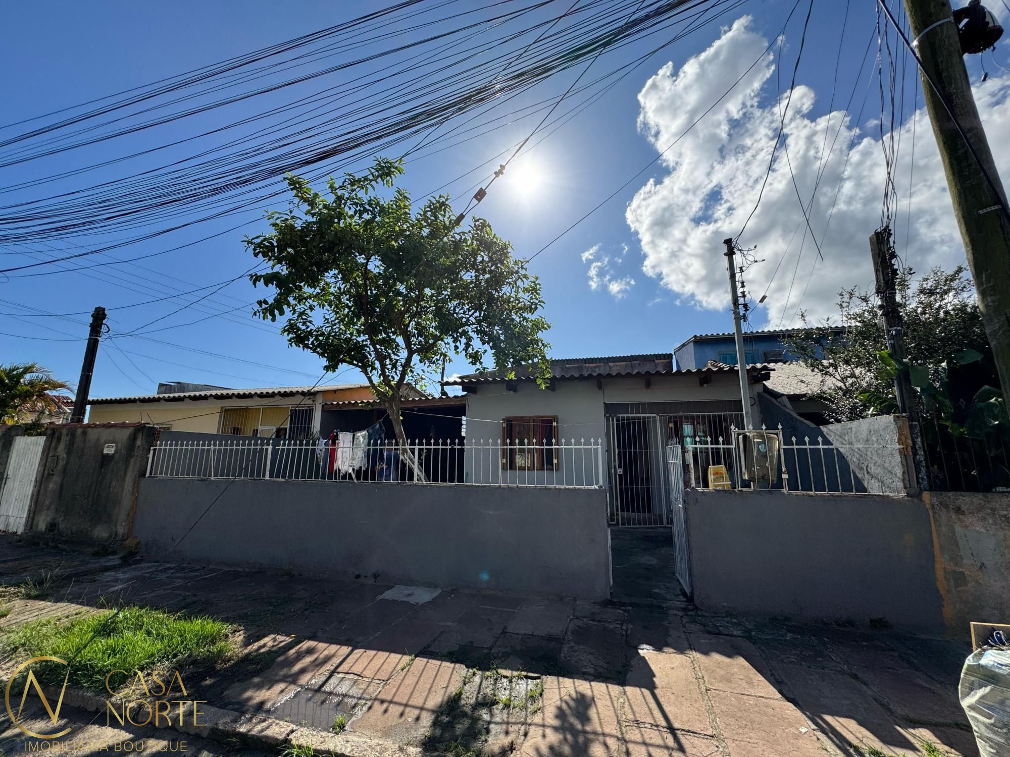 Casa à venda com 2 quartos com 150m², 1 vaga, Acesso I no bairro Restinga em Porto Alegre
