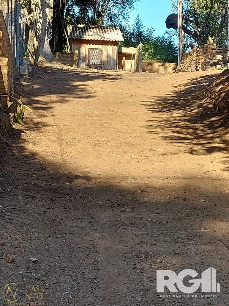 Terreno à venda  com 800m², Avenida Juca Batista no bairro Belém Novo em Porto Alegre