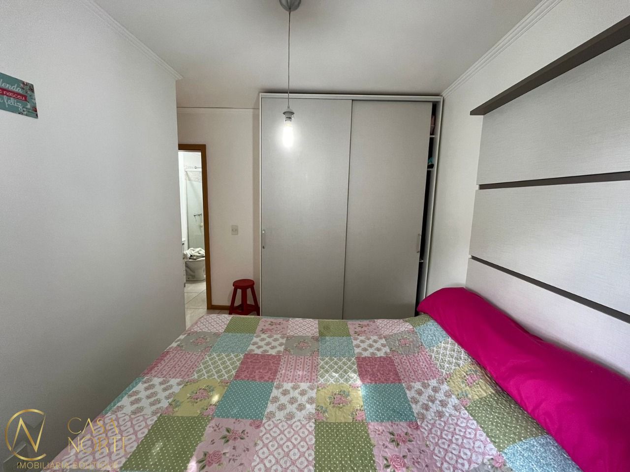 Apartamento à venda com 2 quartos, 55m², 1 suíte, 1 vaga, Rua Doutor Barcelos no bairro Tristeza em Porto Alegre