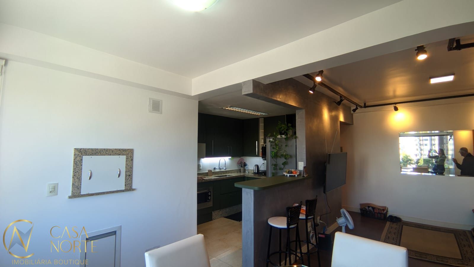 Apartamento à venda com 3 quartos, 74m², 1 suíte, 2 vagas, Rua Comendador Albino Cunha no bairro Cristo Redentor em Porto Alegre